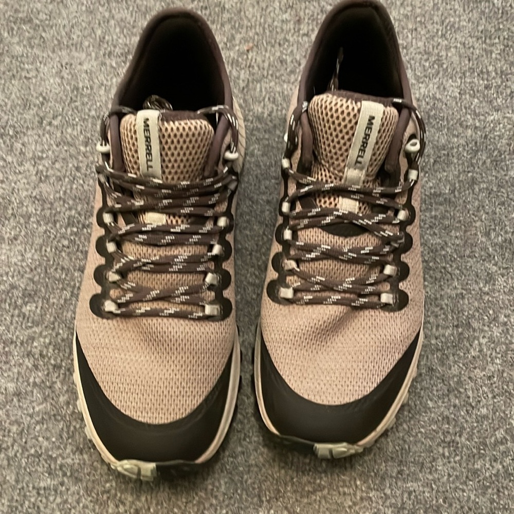 Women’s Merrill Bravada Aluminum Hiking shoes size 9